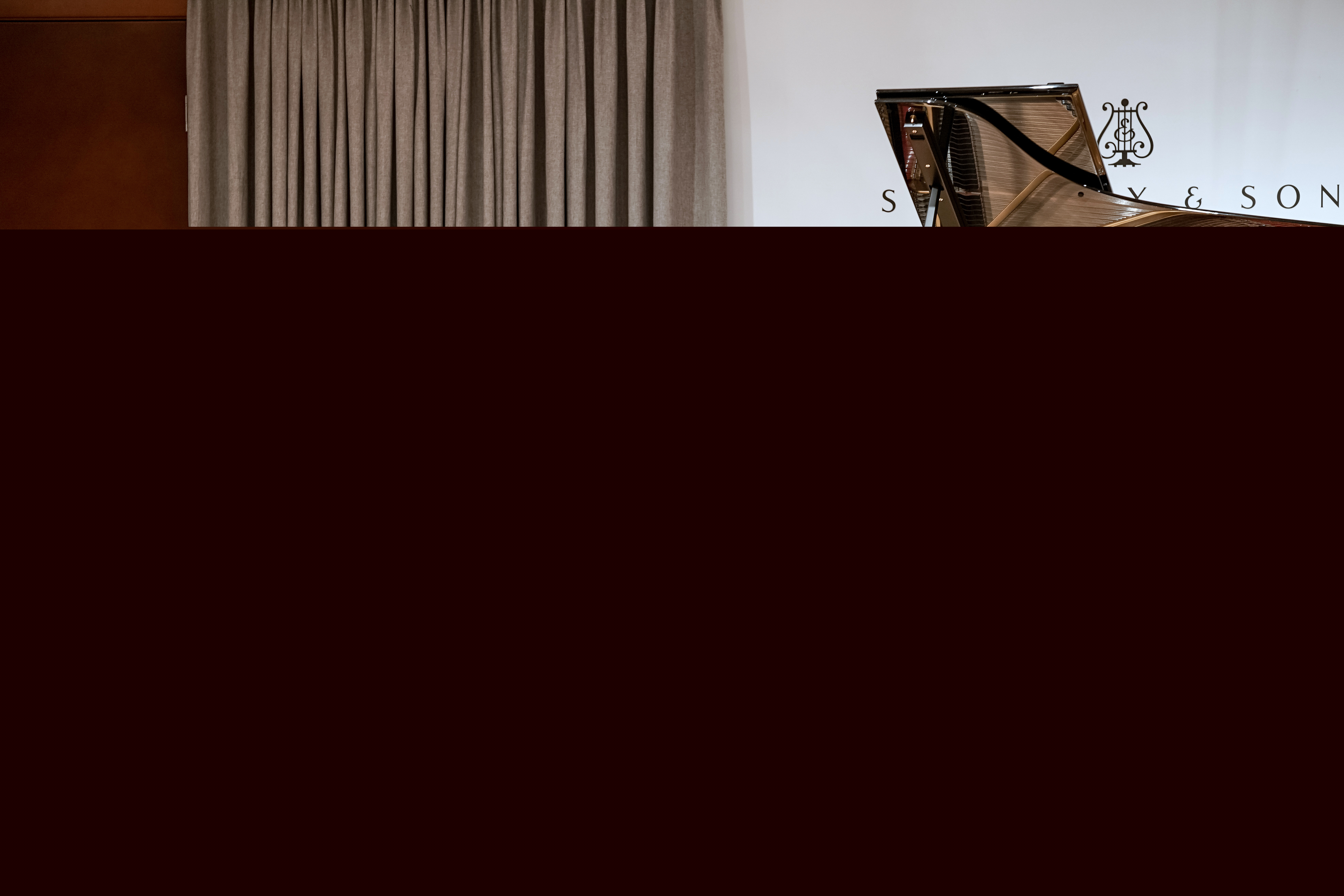 鋼琴考級(jí)應(yīng)該是一級(jí)一級(jí)考還是一口氣考好幾級(jí)？